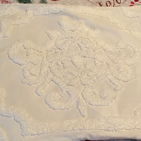 Other - Elegant White Textured Quilt with matching pillow slips.